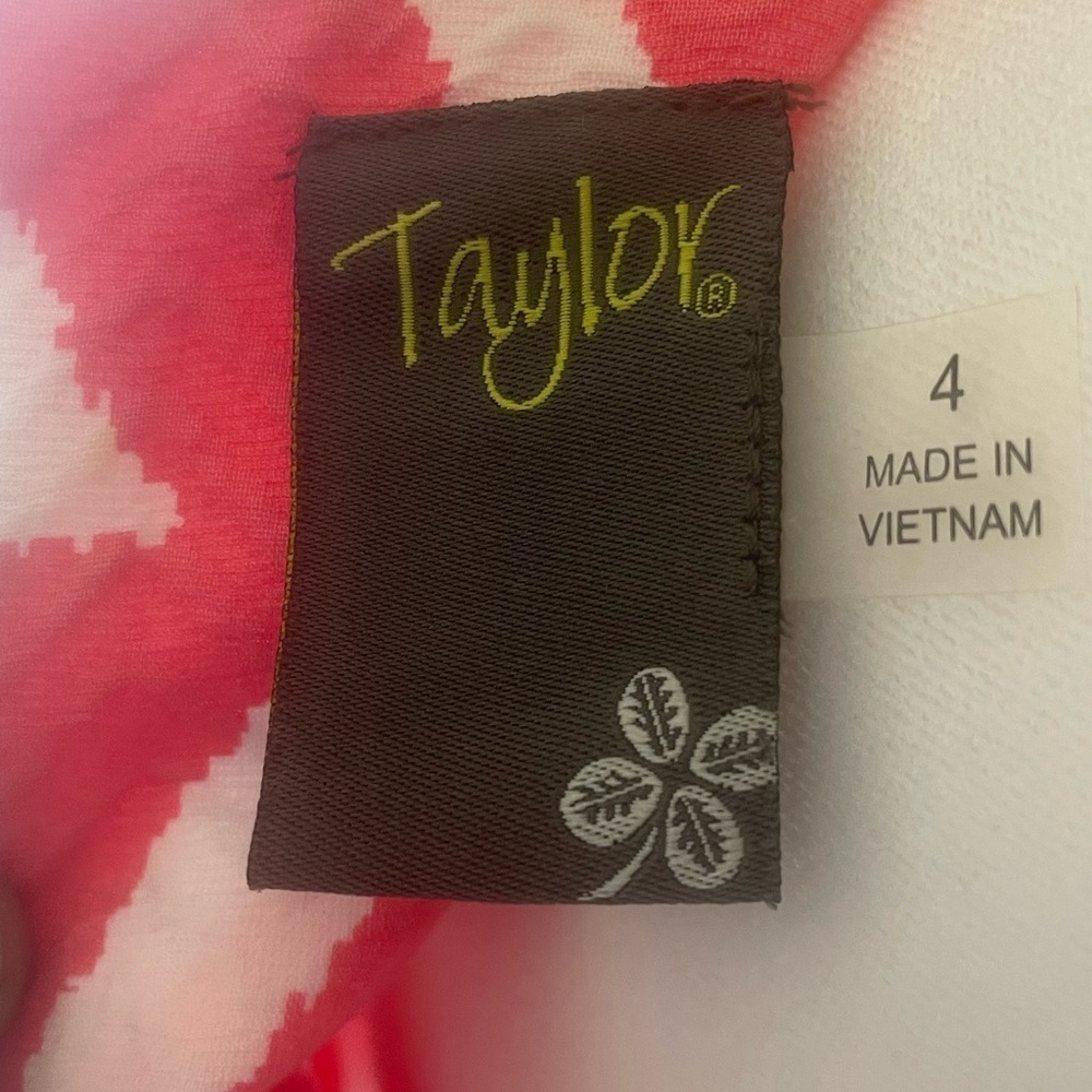 Taylor Sundress, Short 100% Cotton, Sheath,  Zigzag‎ print w/ embroidered trim - Picture 13 of 14